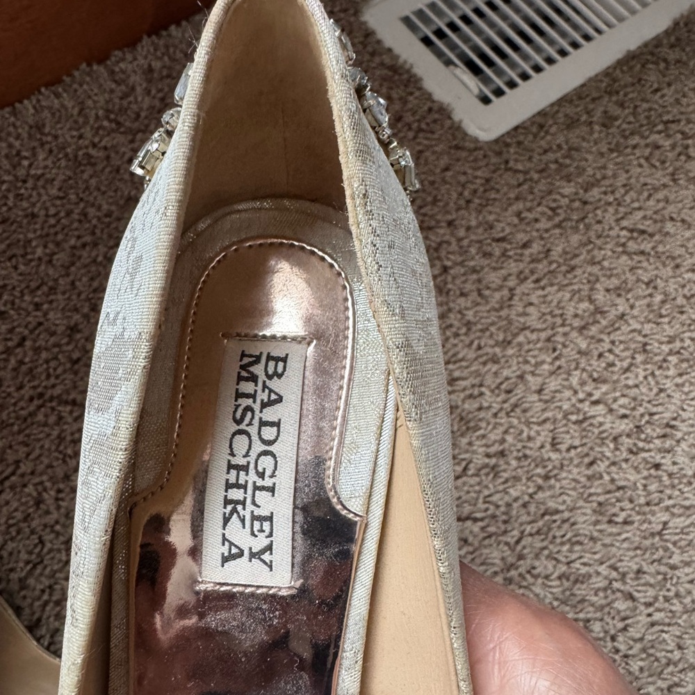Badgley Mischka Cream Peep Toe Heels - Picture 4 of 6